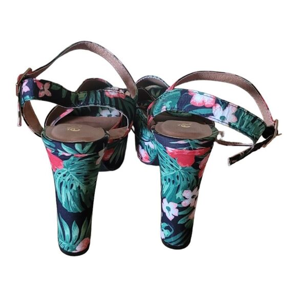 Rue 21 ETC Women’s Size Large 8/9 Platform Tropical Floral high heels. - Picture 4 of 6